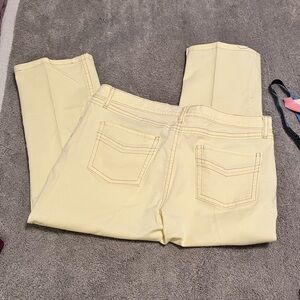 Old Navy Low-Rise Hemmed Short Boot Cut Jeans Pale Yellow sz 16 EUC